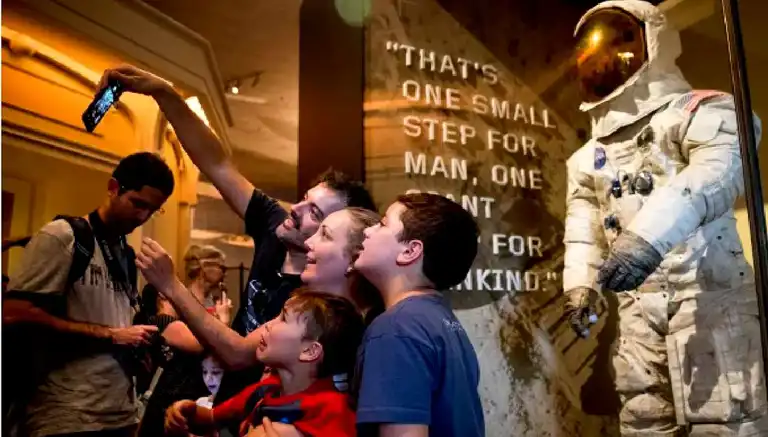 Dünyanın En Sıkıcı Müzesi Seçildi: Smithsonian Havacılık ve Uzay Müzesi Dünyanın En Sıkıcı Müzesi Seçildi: Smithsonian Havacılık ve Uzay Müzesi